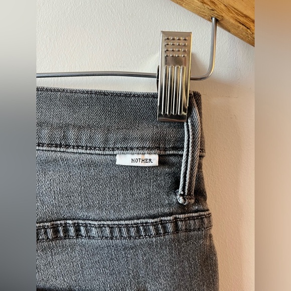 MOTHER The Insider Crop Fray In “To the Moon and Back” Gray Jeans Size 25 - Picture 4 of 16
